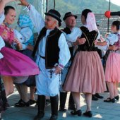 OBEC KOLINOVCE: Kolinovské folklórne slávnosti