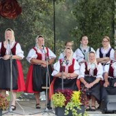 OBEC KOLINOVCE: Kolinovské folklórne slávnosti