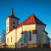 OBEC SEBEDRAŽIE: Pohľad na Rímsko-katolícky kostol sv. Barbory patrónky obce