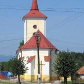 OBEC SEBEDRAŽIE: Pohľad na Rímsko-katolícky kostol sv. Barbory patránky obce