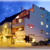  HOTEL MARATON: -