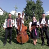 OBEC VOJKOVCE: Folklórny súbor Borovničák