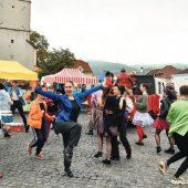 MESTO ROŽŇAVA: Pestrofarebný jarmočný sprievod