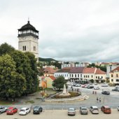 MESTO ROŽŇAVA: Námestiu dominuje Strážna veža