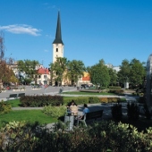 MESTO NOVÉ ZÁMKY: Hlavné námestie