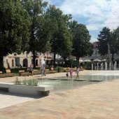 MESTO PRIEVIDZA: Fontána pod lipami na Námestí slobody